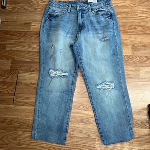 New straight cropped distressed jeans